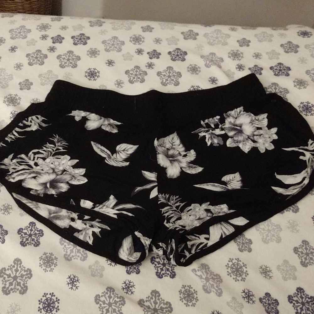 💙3/$20  Summer shorts